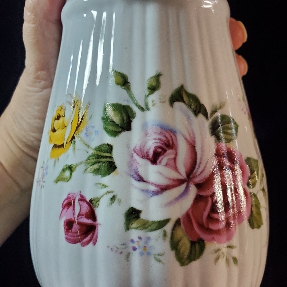Porcelain Vase - Picture 7 of 12